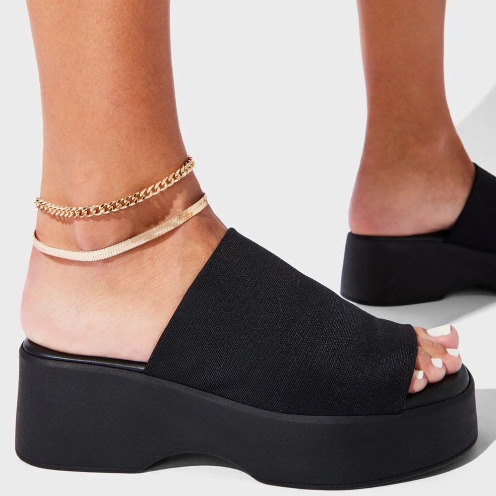 Steve Madden Women's Slinky30 Wedge Sandal